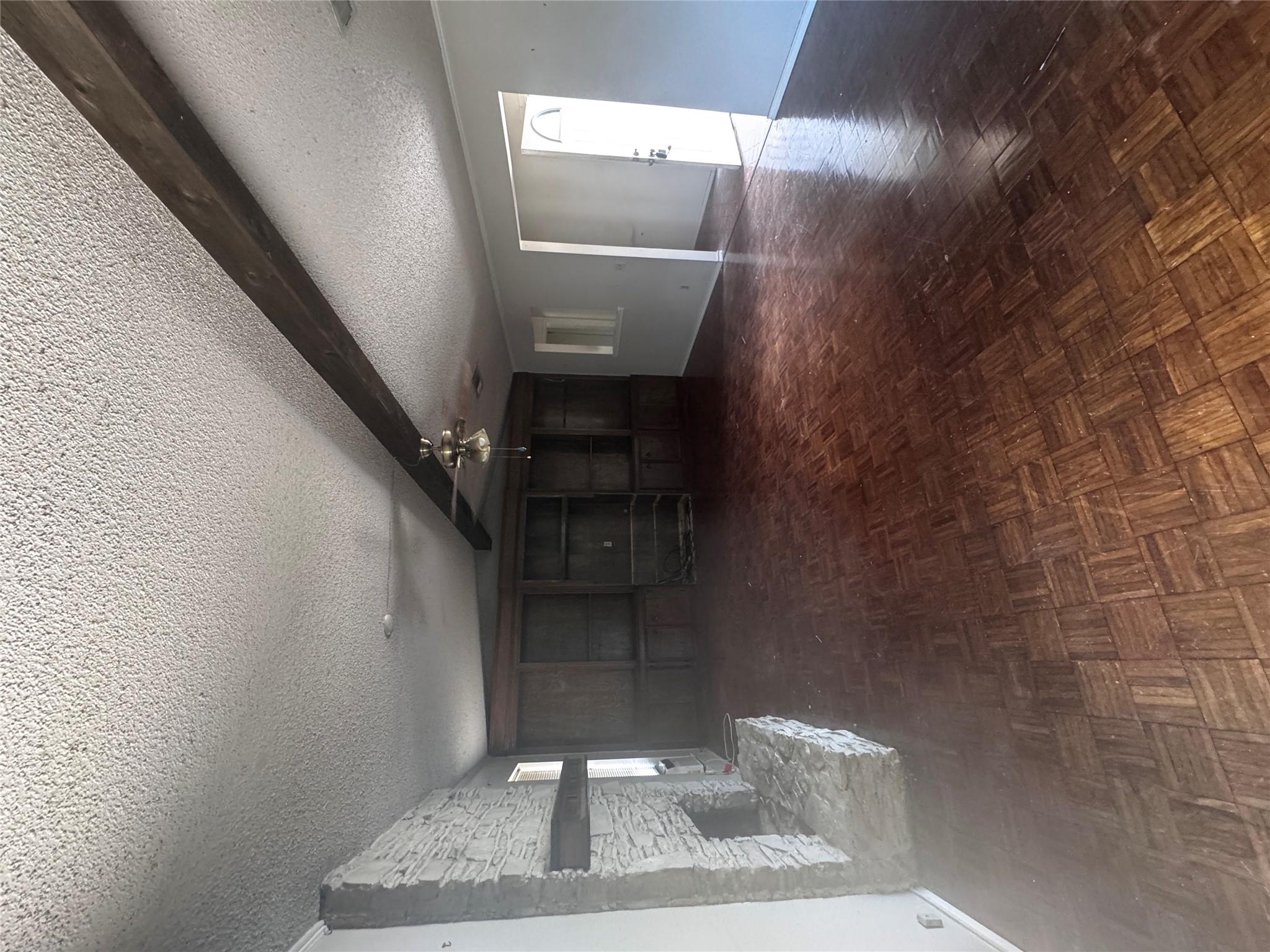 2405 Versailles DR