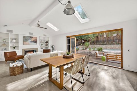 2202 Cypress PT E Austin TX 78746