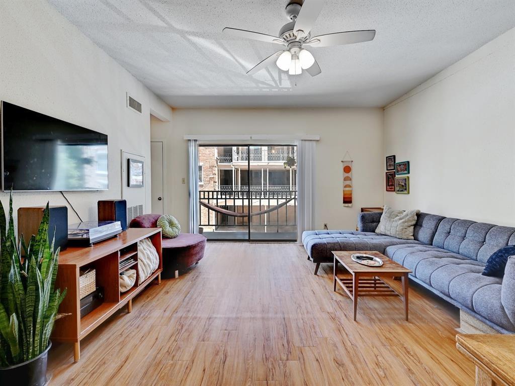 1908 San Antonio ST 210