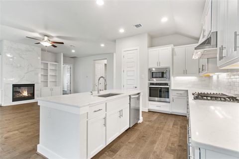 Tiny photo for 422 Sitlington LN, Austin, TX 78738 (MLS # 5152372)