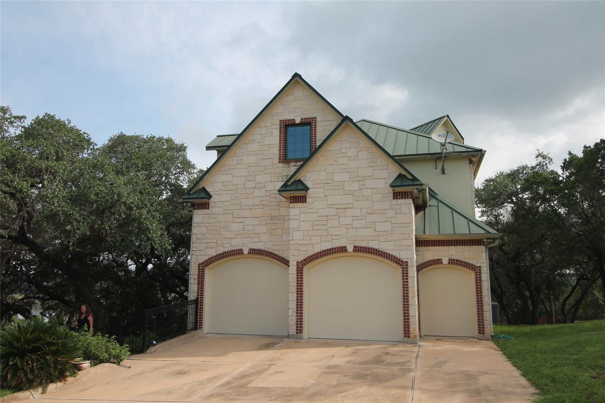 20704 E Lakeshore DR