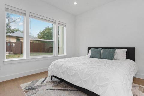 Tiny photo for 21408 Lakefront DR, Lago Vista, TX 78645 (MLS # 4902566)