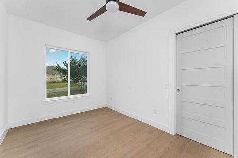 Tiny photo for 21408 Lakefront DR, Lago Vista, TX 78645 (MLS # 4902566)