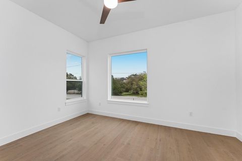 Tiny photo for 21408 Lakefront DR, Lago Vista, TX 78645 (MLS # 4902566)