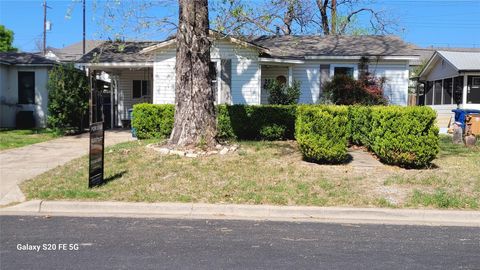 Photo of 206 W 55th 1/2 ST, Austin, TX 78751 (MLS # 9626921)