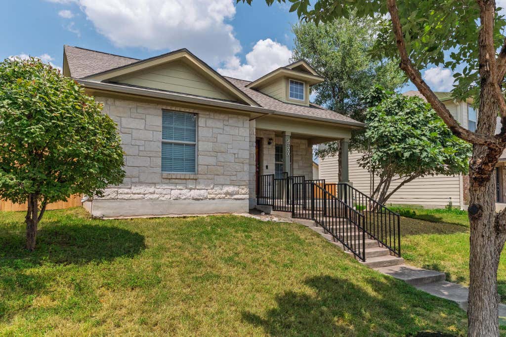 Photo of 5900 Pinon Vista DR, Austin, TX 78724 (MLS # 9642856)