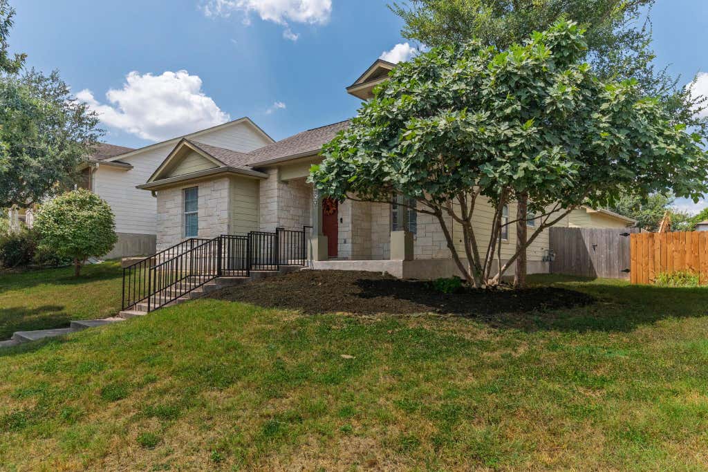 Photo of 5900 Pinon Vista DR, Austin, TX 78724 (MLS # 9642856)