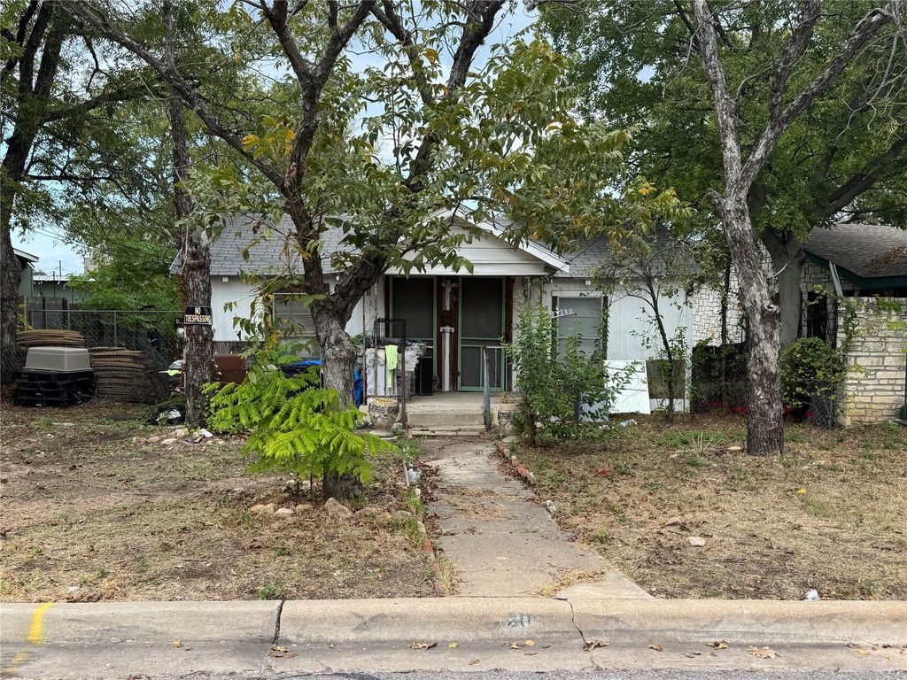 Photo for 2010 Peoples ST, Austin, TX 78702 (MLS # 4227708)