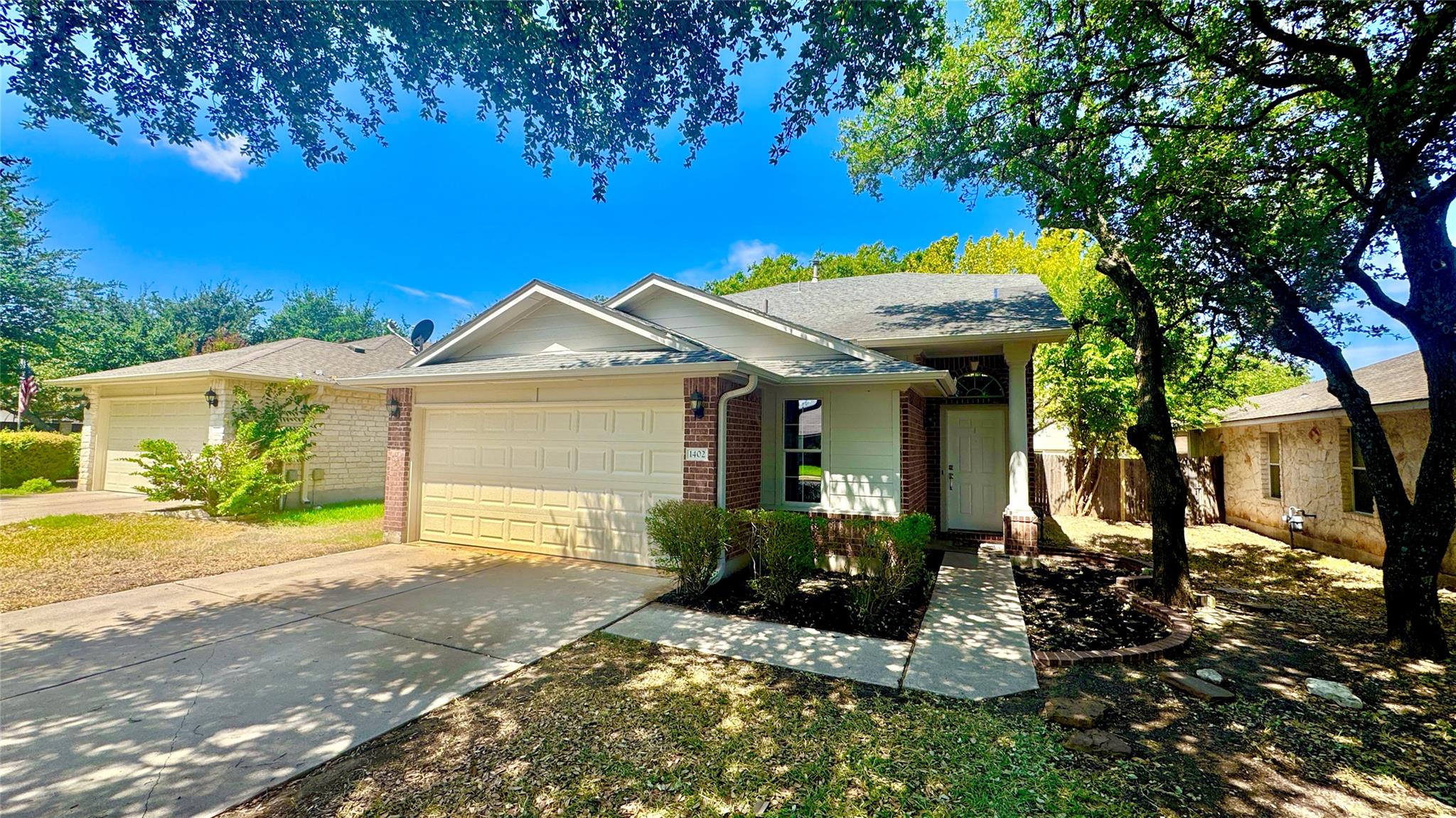 1402 Molson Lake DR