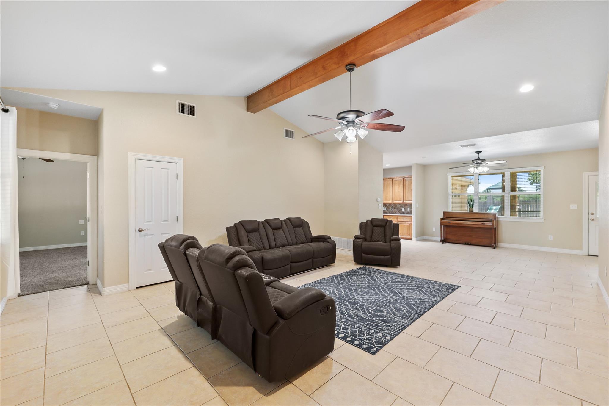 100 Magan LN
