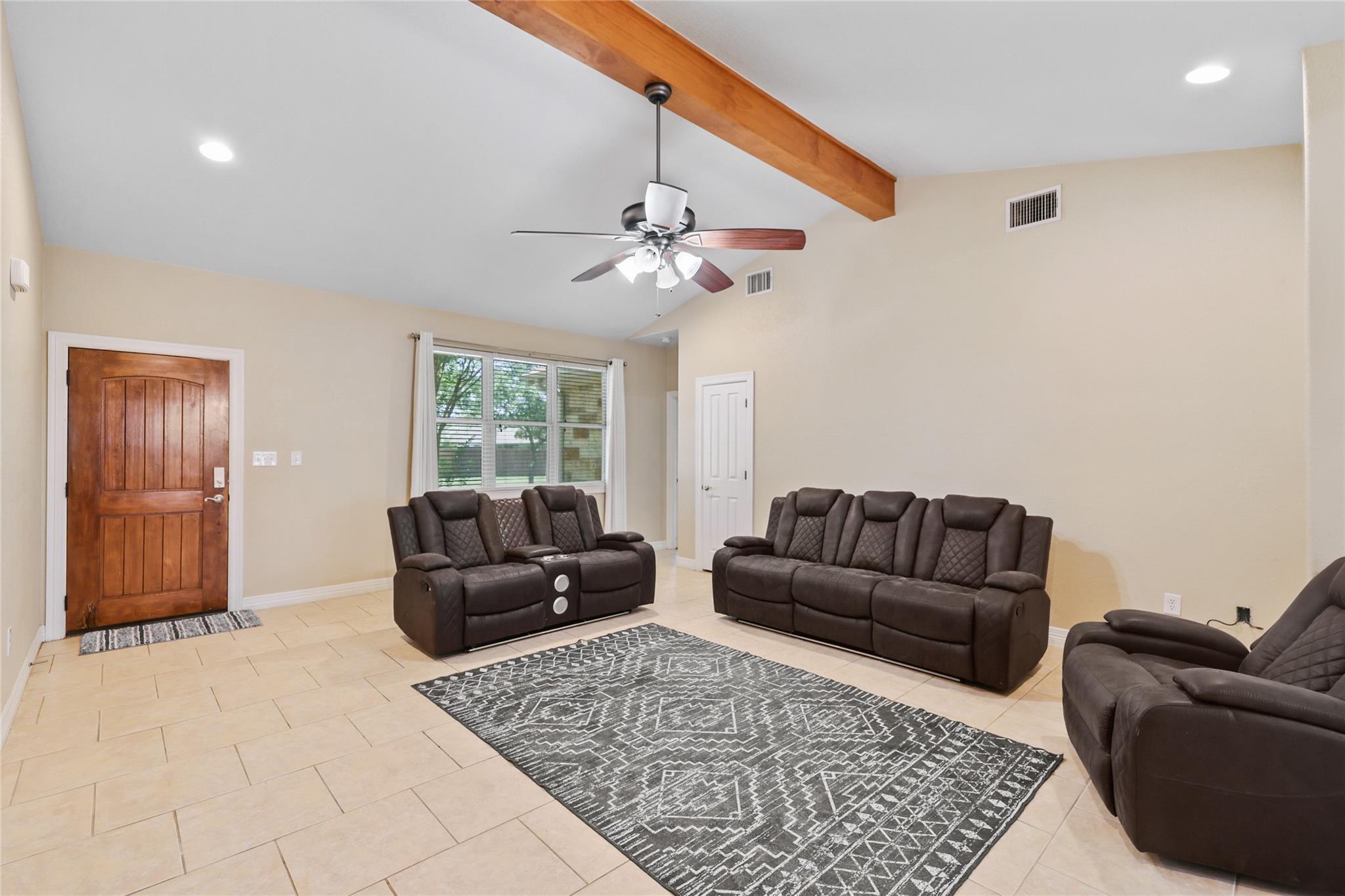 100 Magan LN