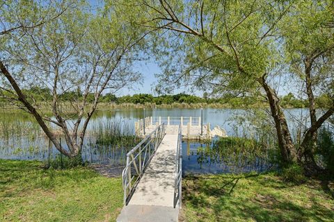 125 Saint Marys DR Hutto TX 78634