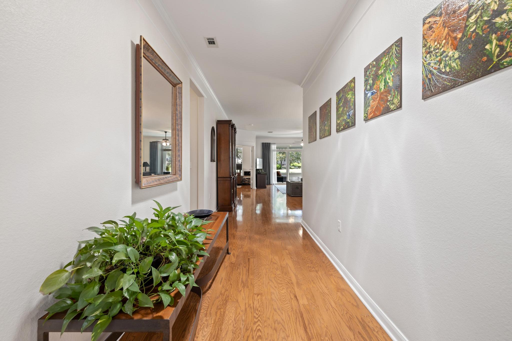 302 Rosecliff DR