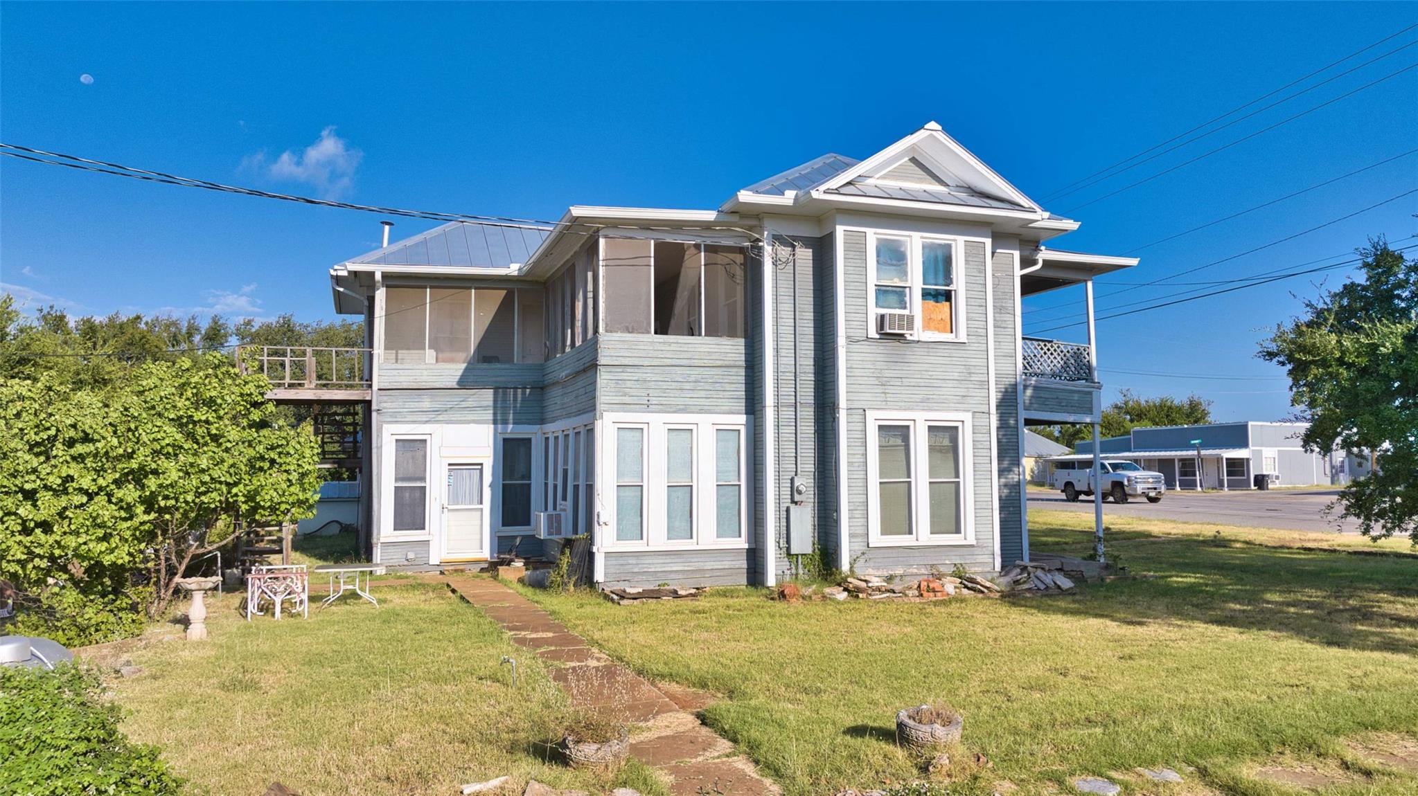 505 Ft McKavitt ST