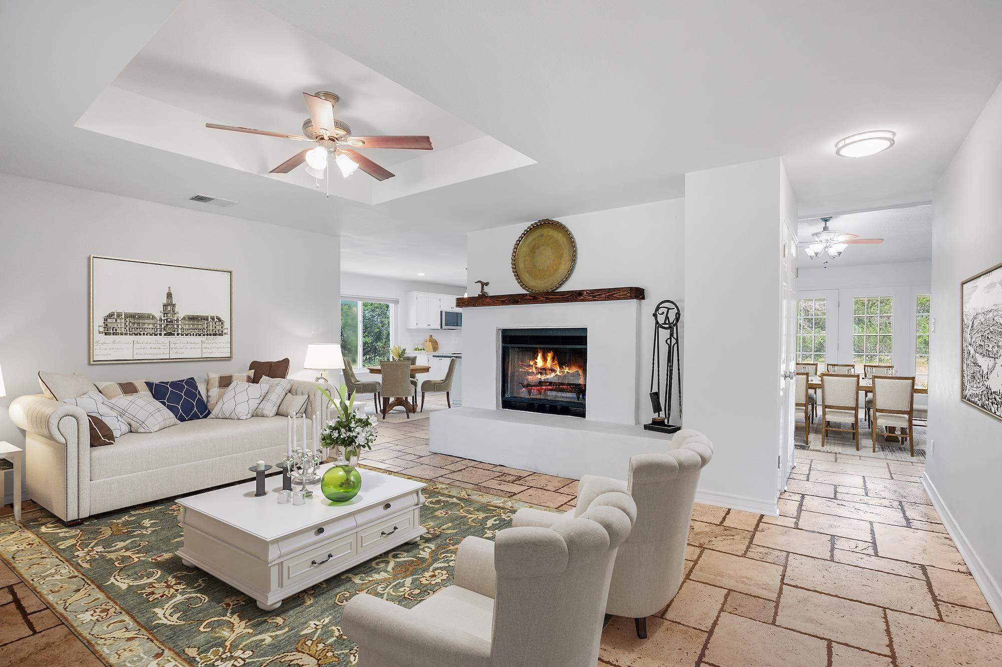 110 Live Oak LN