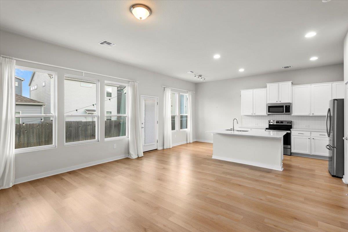 15105 Ryman RD