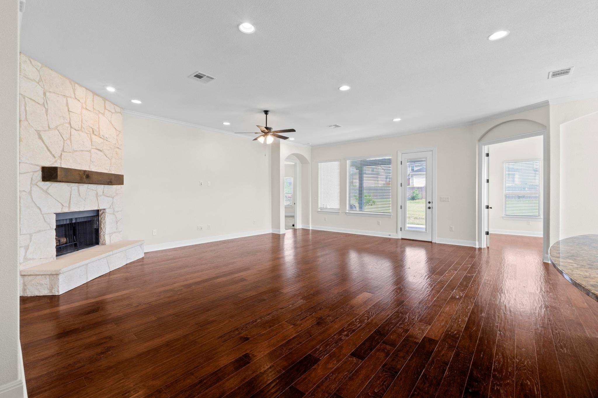 200 TATE LN