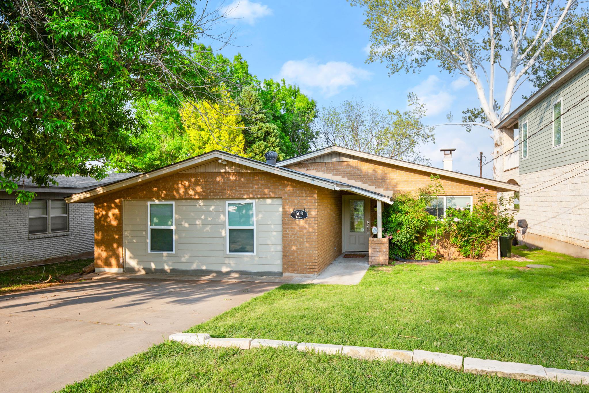 508 Riverside DR