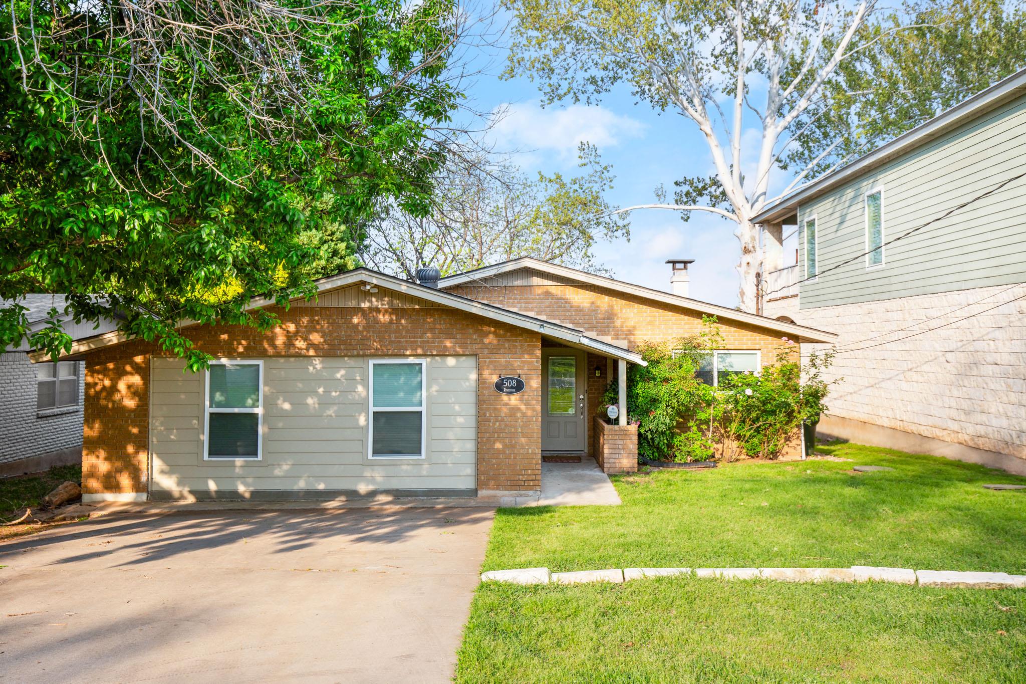 508 Riverside DR