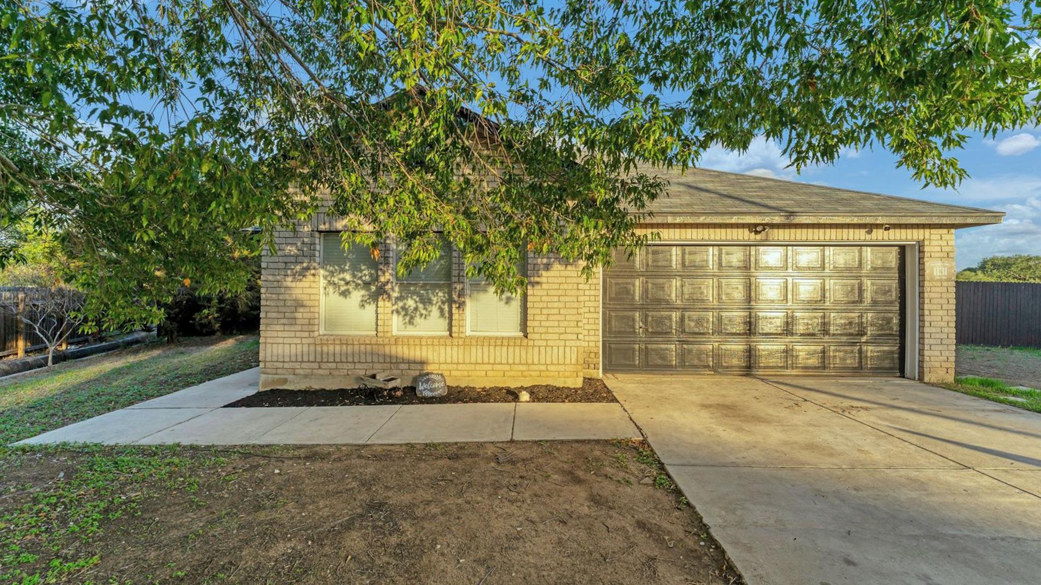 Listing image 1
