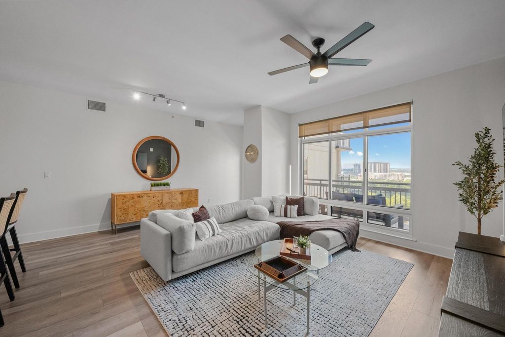 Photo of 603 Davis ST #1002, Austin, TX 78701 (MLS # 4353837)