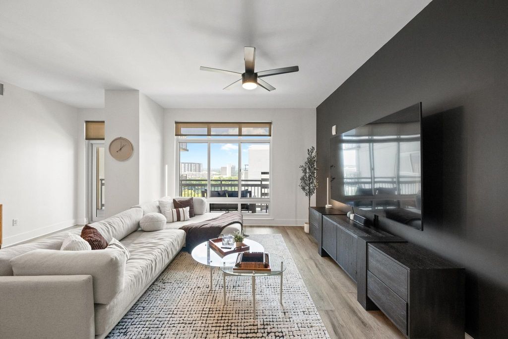 Photo of 603 Davis ST #1002, Austin, TX 78701 (MLS # 4353837)