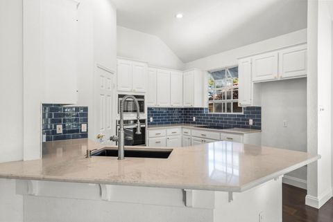 Tiny photo for 7 Tourney CV, The Hills, TX 78738 (MLS # 6161799)