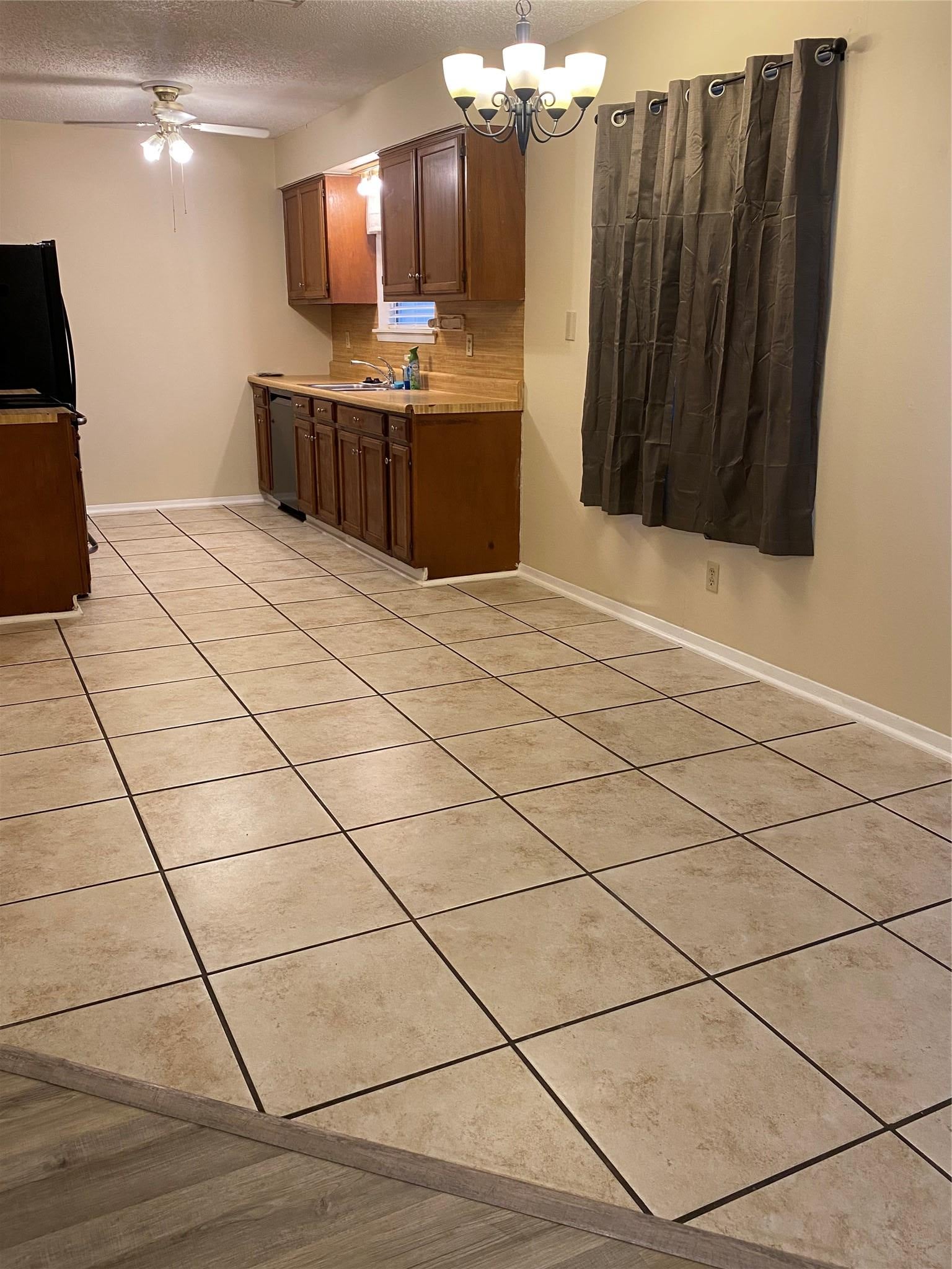 1806 Sierra DR