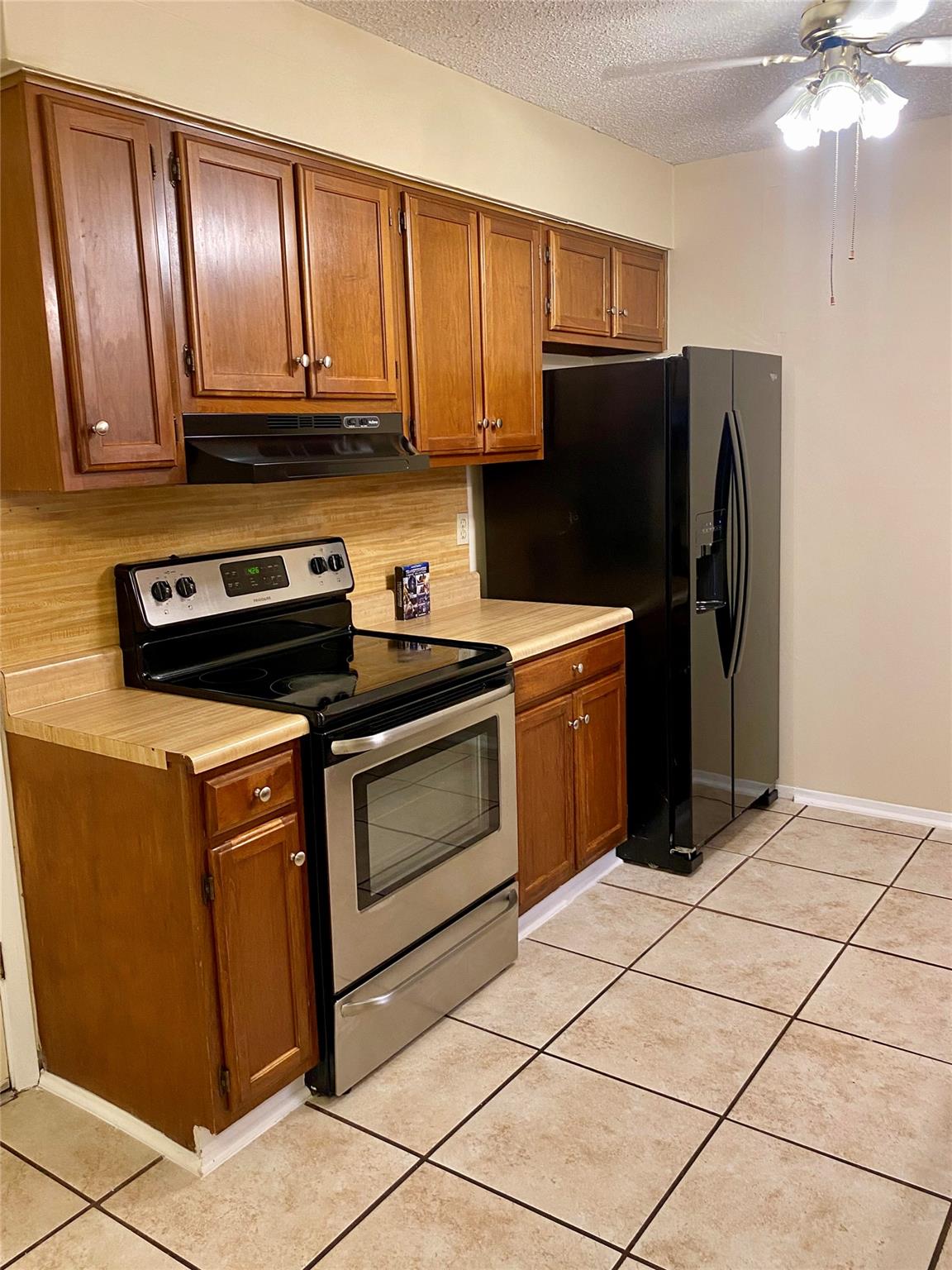 1806 Sierra DR