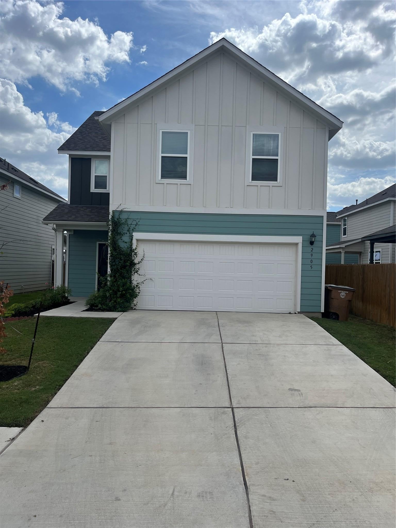 2905 Saint Regis DR