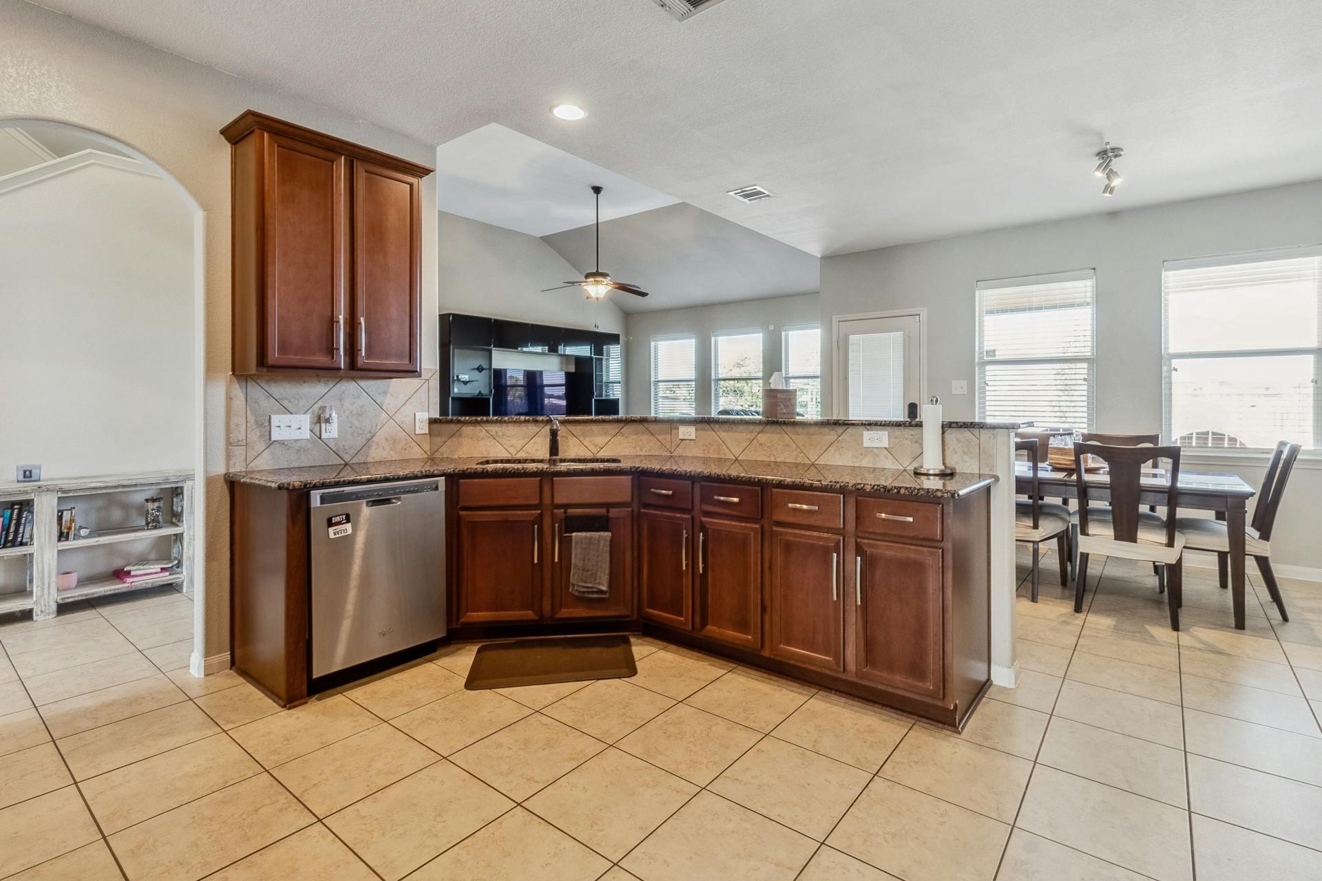 Kyle, Texas 78640, United States, 4 Bedrooms Bedrooms, ,3 BathroomsBathrooms,Residential,Pending,135816