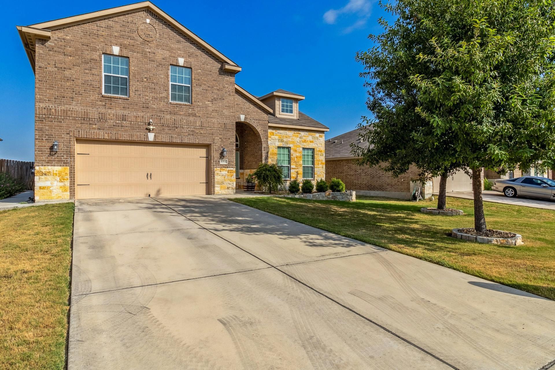 Kyle, Texas 78640, United States, 4 Bedrooms Bedrooms, ,3 BathroomsBathrooms,Residential,Pending,135816