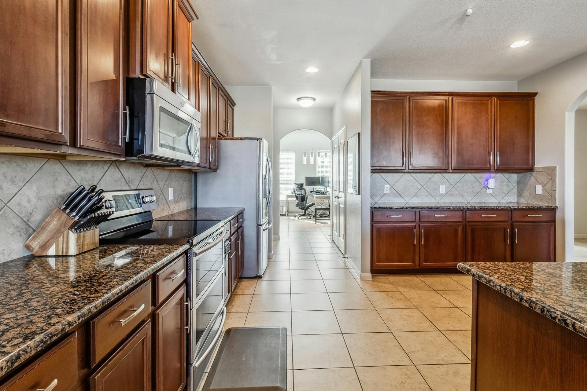 Kyle, Texas 78640, United States, 4 Bedrooms Bedrooms, ,3 BathroomsBathrooms,Residential,Pending,135816