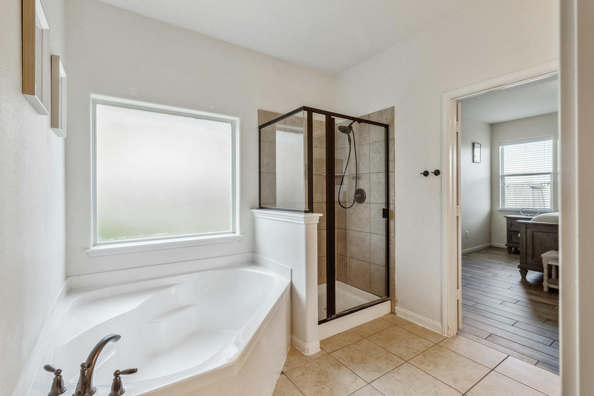 Kyle, Texas 78640, United States, 4 Bedrooms Bedrooms, ,3 BathroomsBathrooms,Residential,Pending,135816