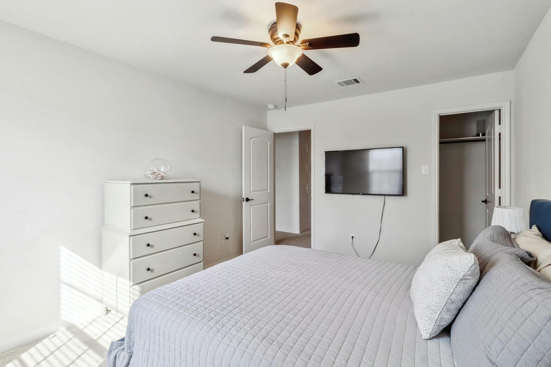 Kyle, Texas 78640, United States, 4 Bedrooms Bedrooms, ,3 BathroomsBathrooms,Residential,Pending,135816