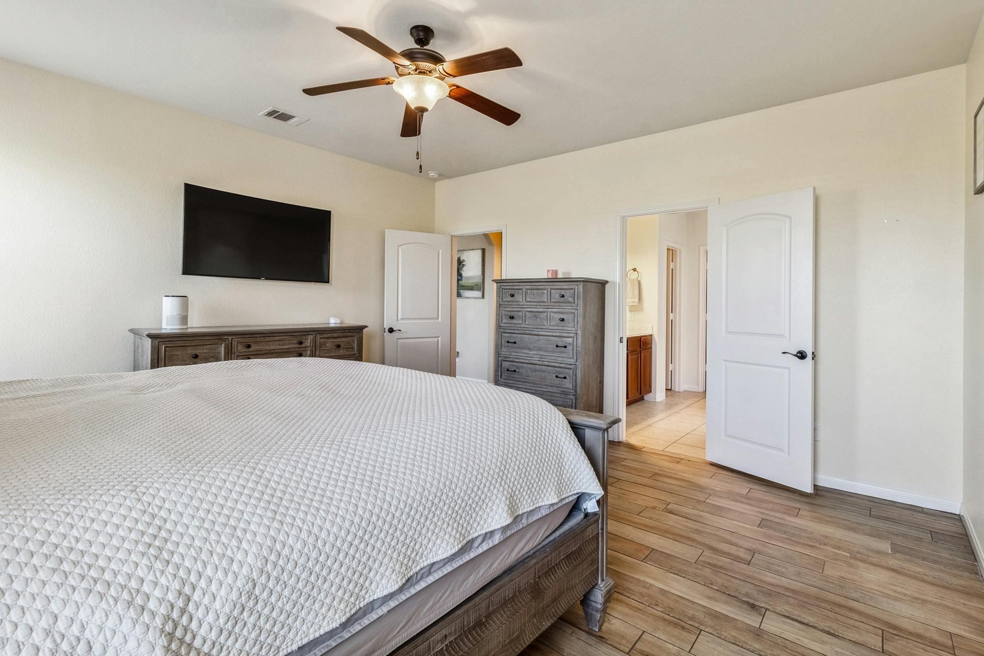 Kyle, Texas 78640, United States, 4 Bedrooms Bedrooms, ,3 BathroomsBathrooms,Residential,Pending,135816