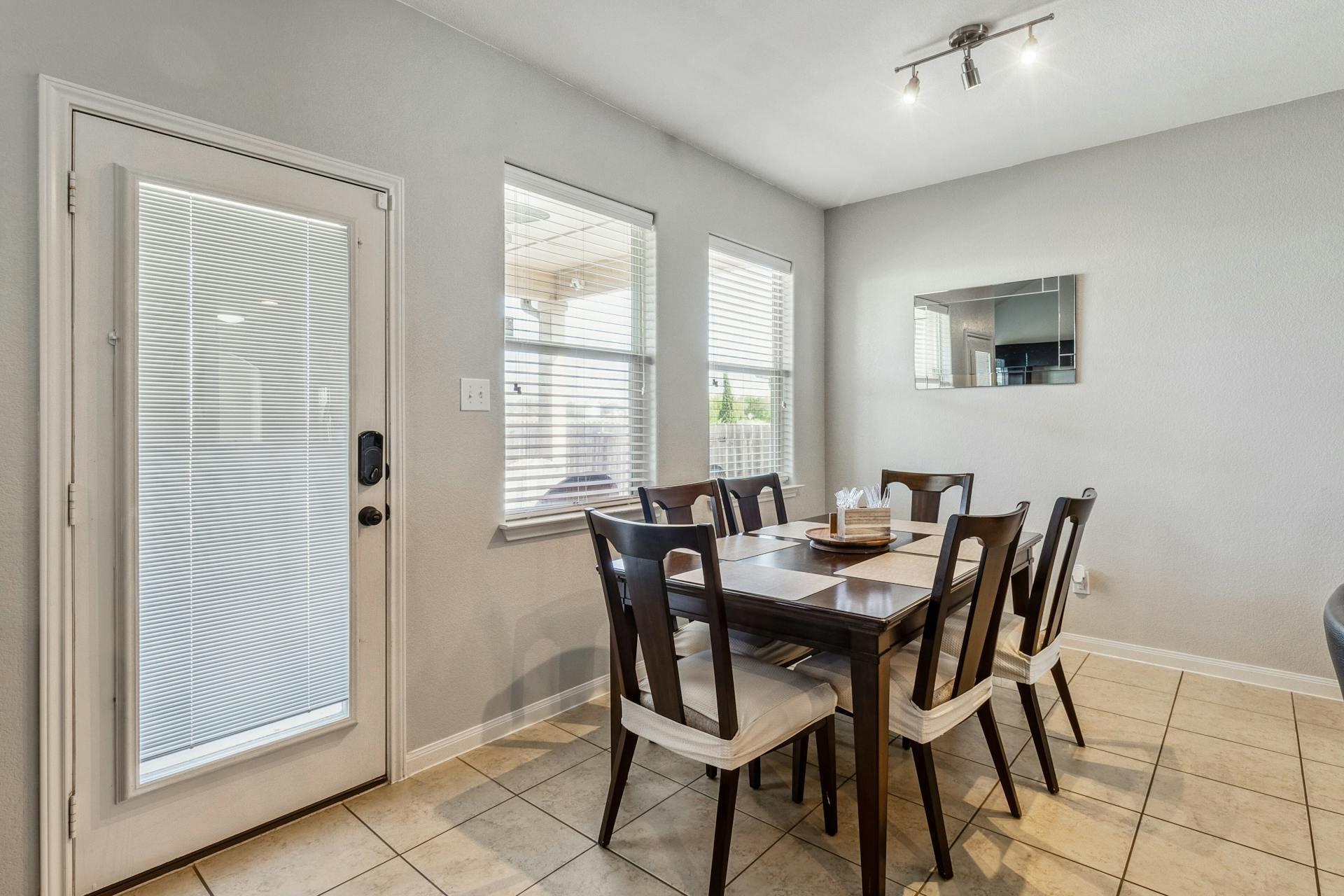 Kyle, Texas 78640, United States, 4 Bedrooms Bedrooms, ,3 BathroomsBathrooms,Residential,Pending,135816