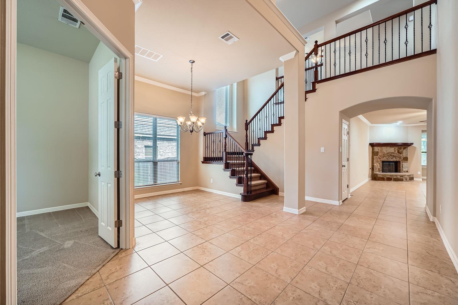 3914 Remington RD