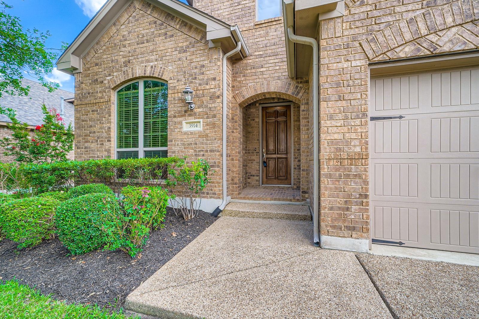 3914 Remington RD