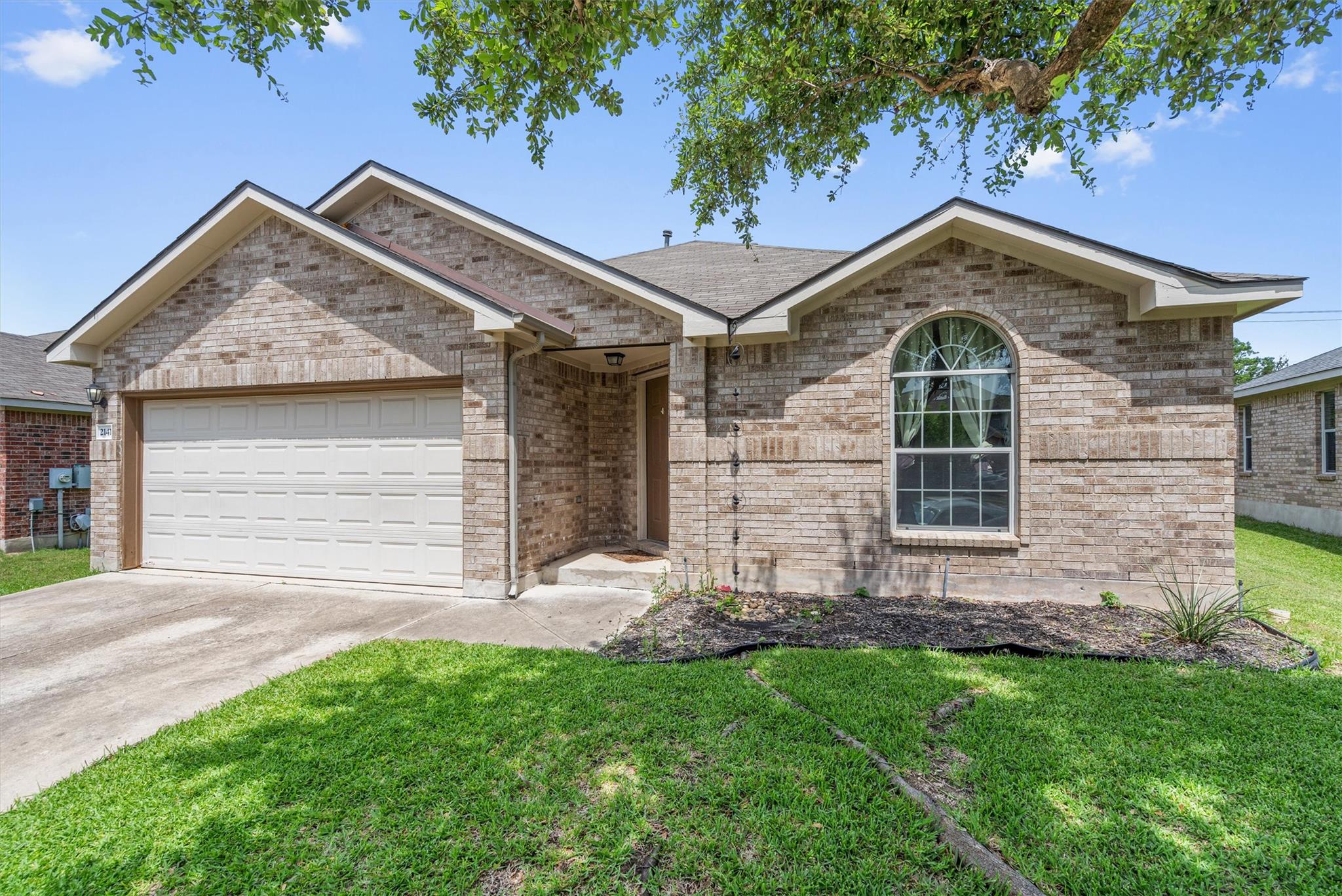 2141 Rachel LN