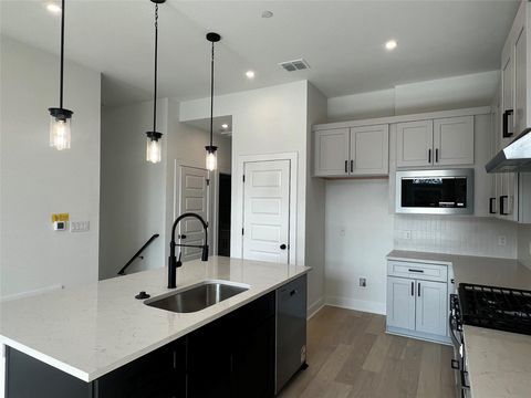 Tiny photo for 200 W 56th ST #5102, Austin, TX 78751 (MLS # 3046040)