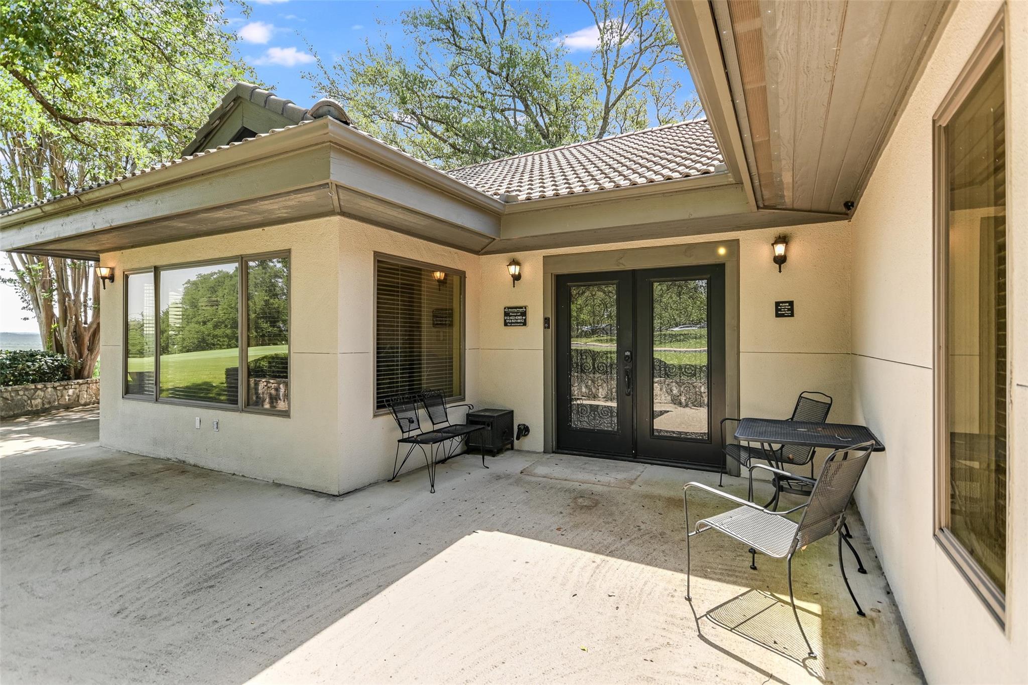 1800 Clubhouse Hill DR