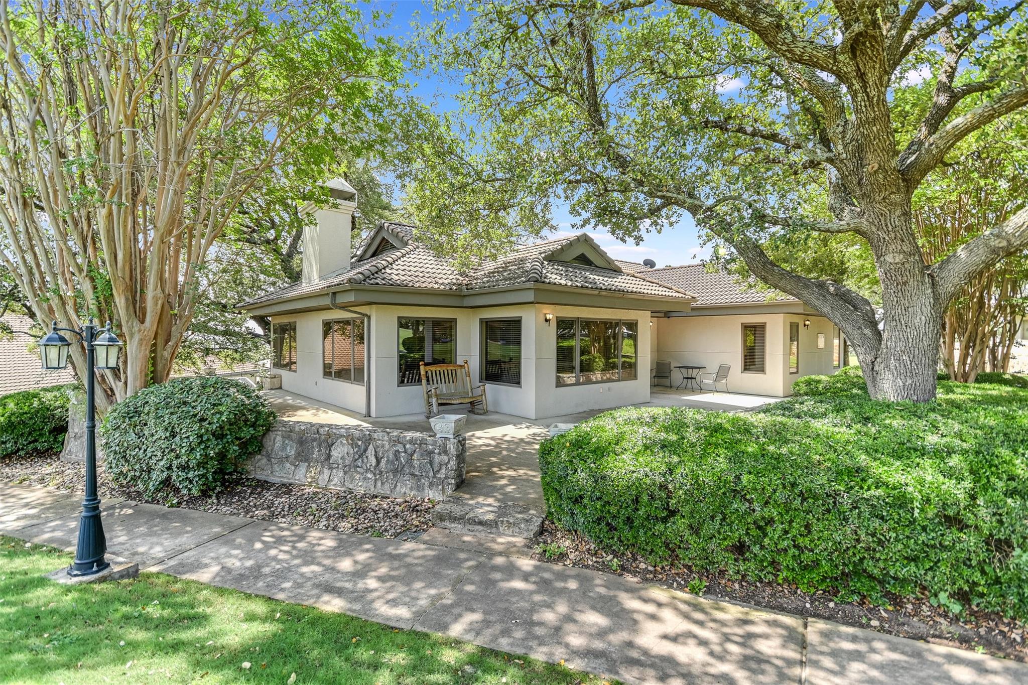 1800 Clubhouse Hill DR