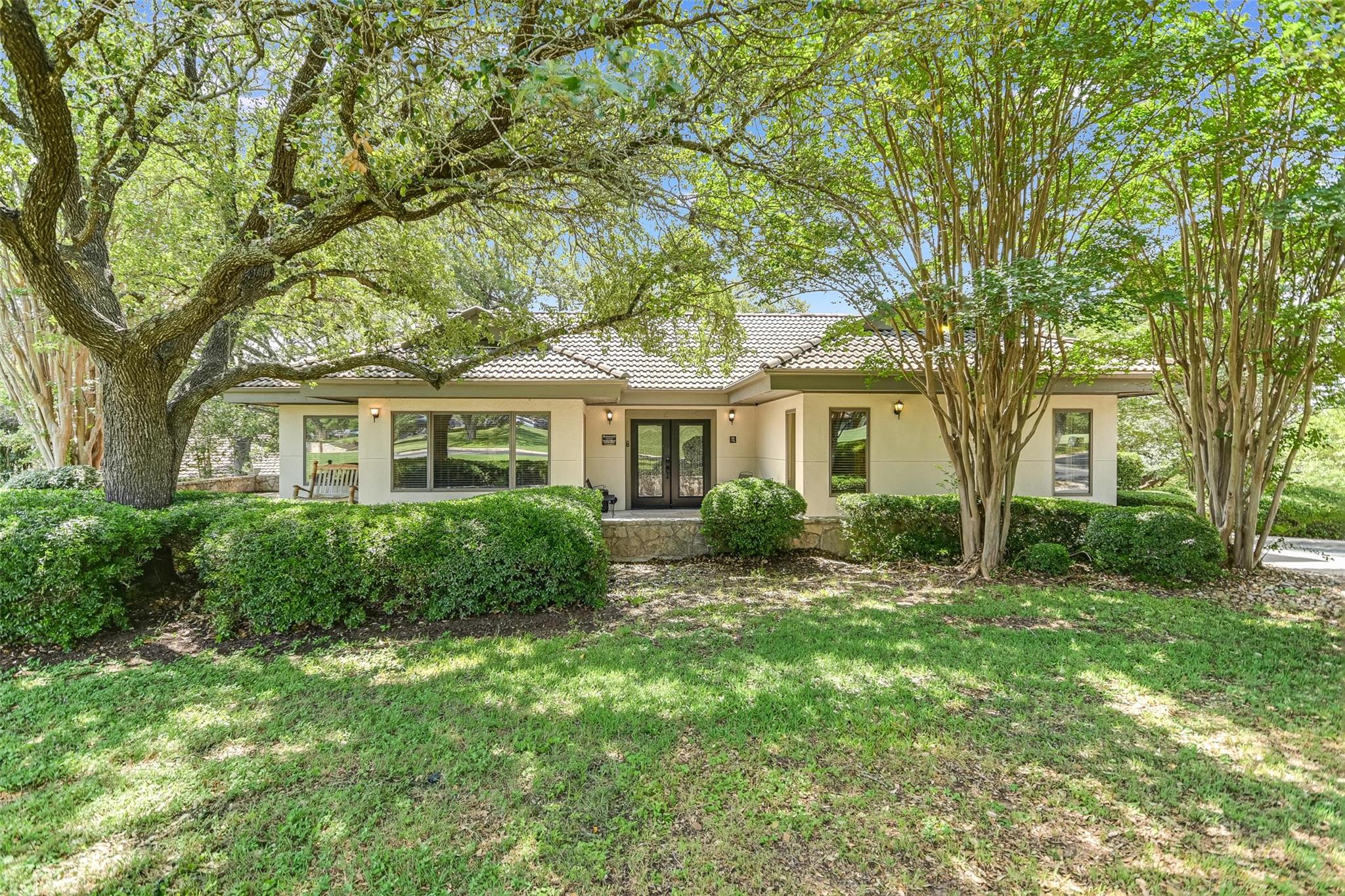 1800 Clubhouse Hill DR