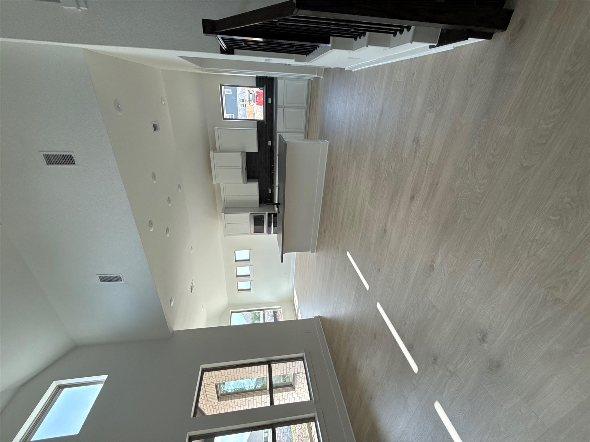1400 Snowdrop DR