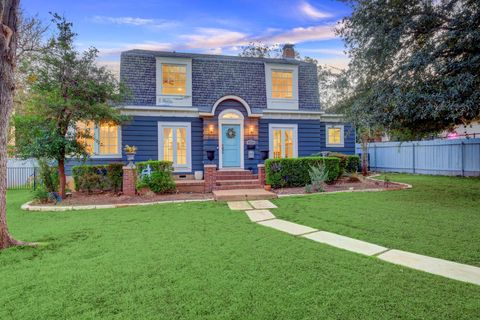 Photo of 1205 Enfield RD, Austin, TX 78703 (MLS # 1719439)