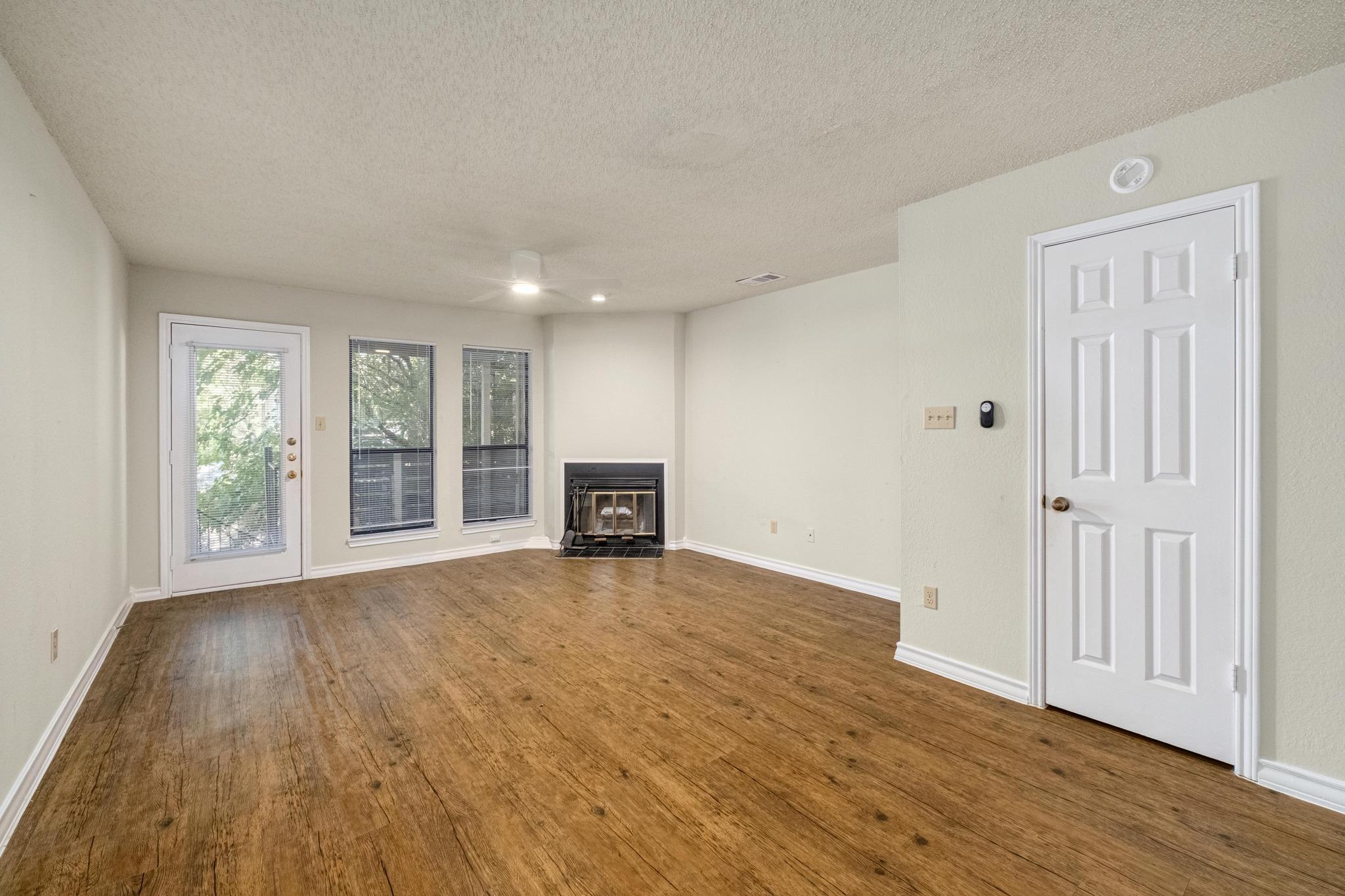 1404 Norwalk LN 206