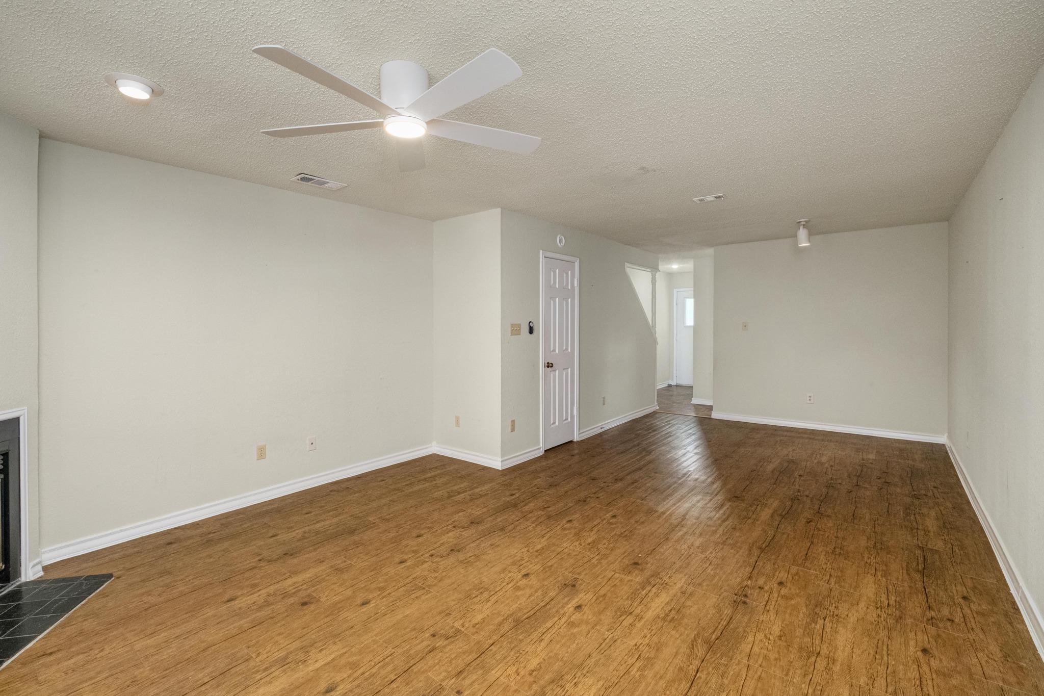 1404 Norwalk LN 206