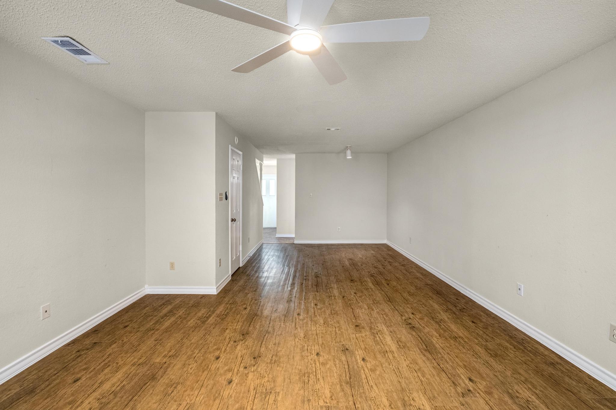1404 Norwalk LN 206