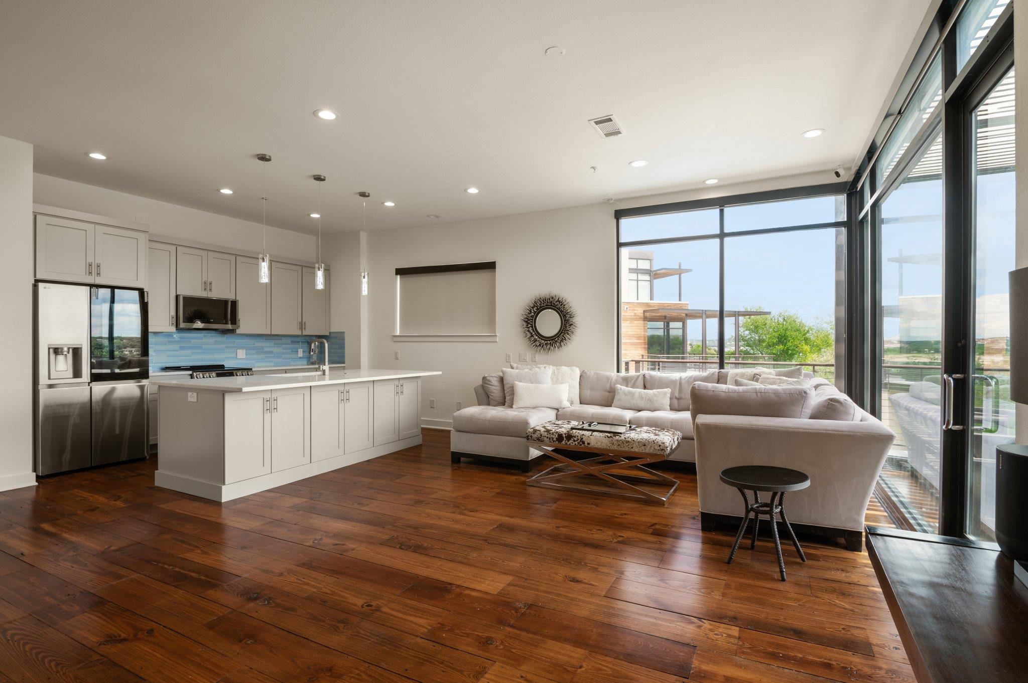 1101 Ivean Pearson RD E201